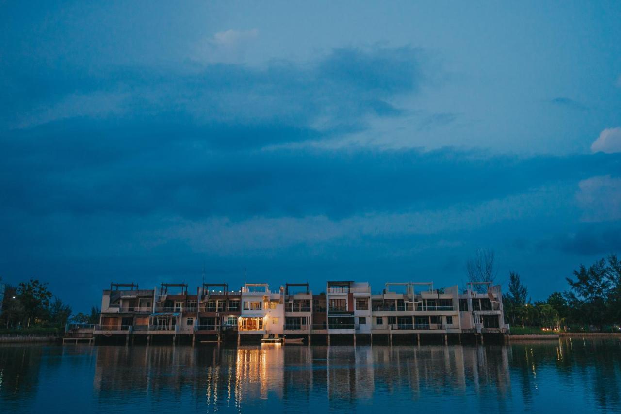 Villa Canoe And Fishing , Free Pickup Batam Exterior foto